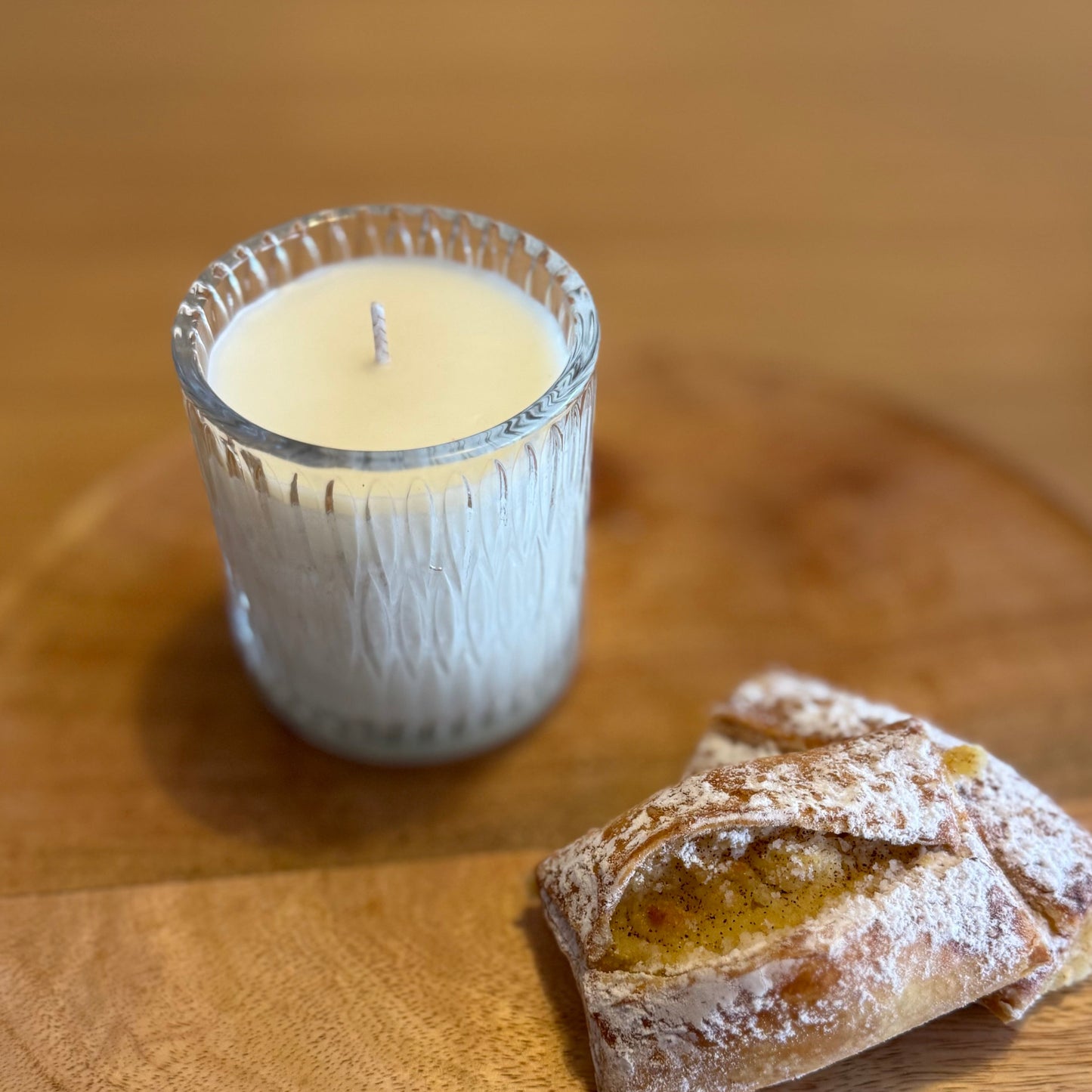 strudel soy candle